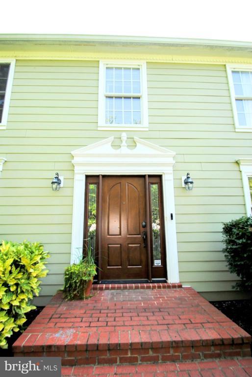 Building Photo - 1506 Chain Bridge Ct