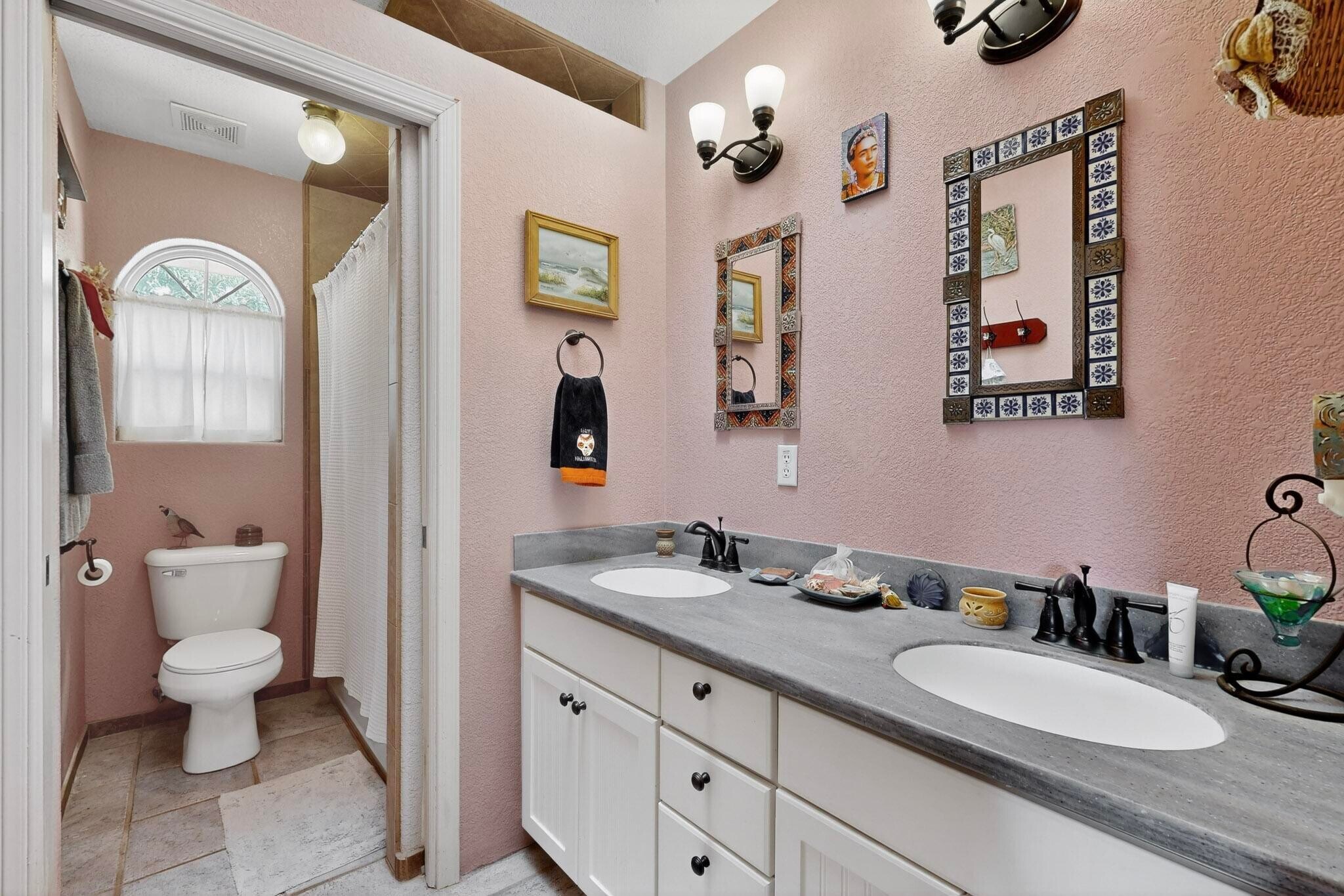 Building Photo - 2004 Vista Lejano