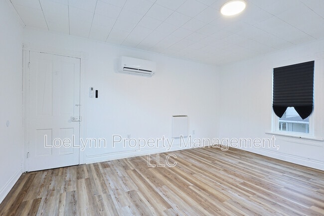 Building Photo - 14208 Temple St