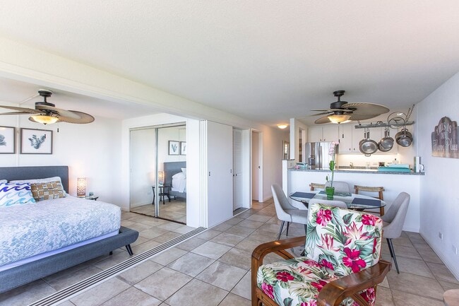 Building Photo - SUNSET SHORES, WAIALUA BEACHFRONT.