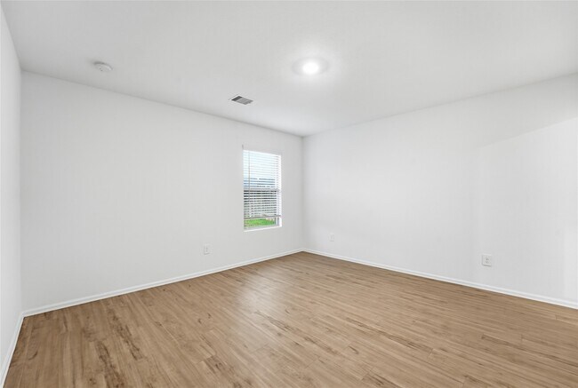 Building Photo - 213 Rustic Ridge Cir
