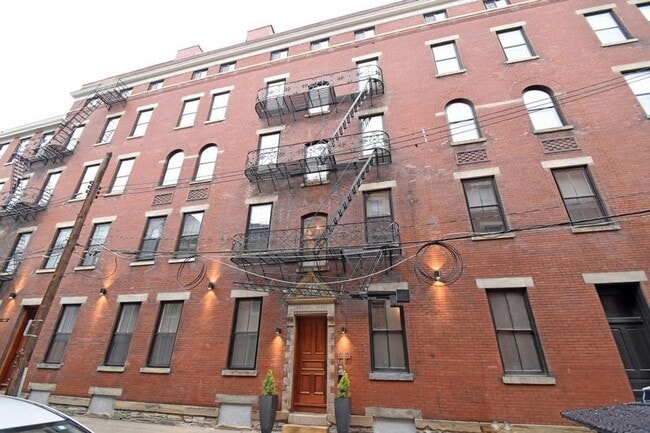 Building Photo - Bright Studio at Turner Hall