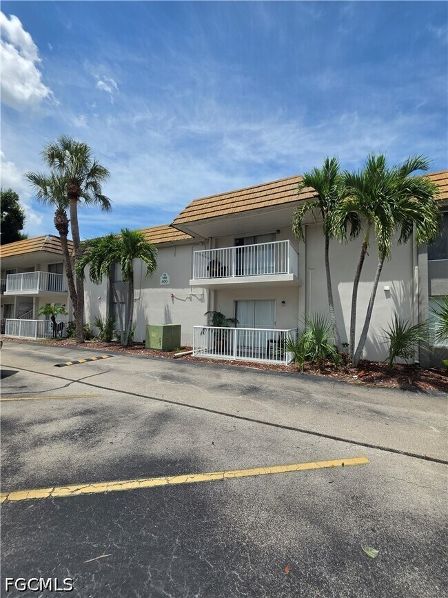 Building Photo - 1830 Maravilla Ave