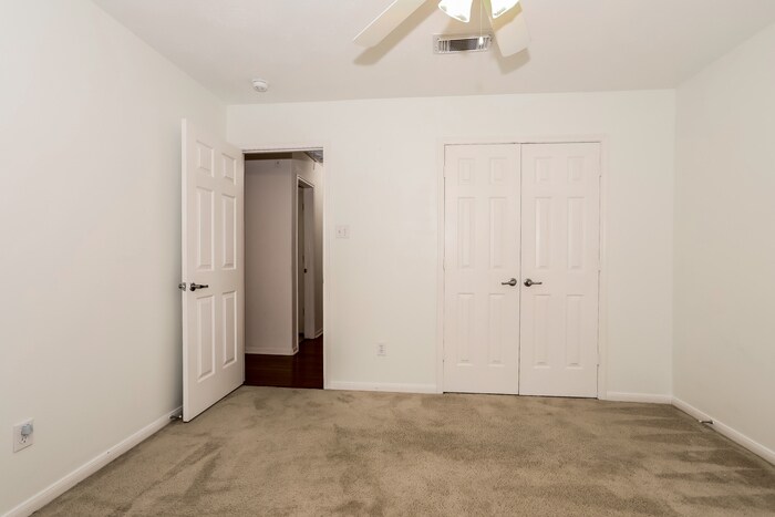 Building Photo - 28615 Hidden Cove Dr