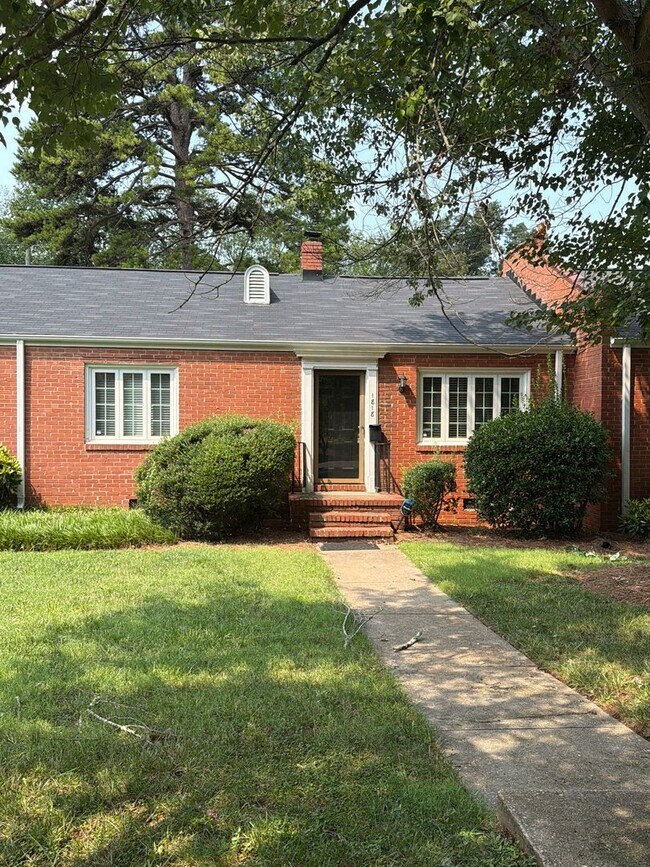 Building Photo - Condo in Myers Park Area!