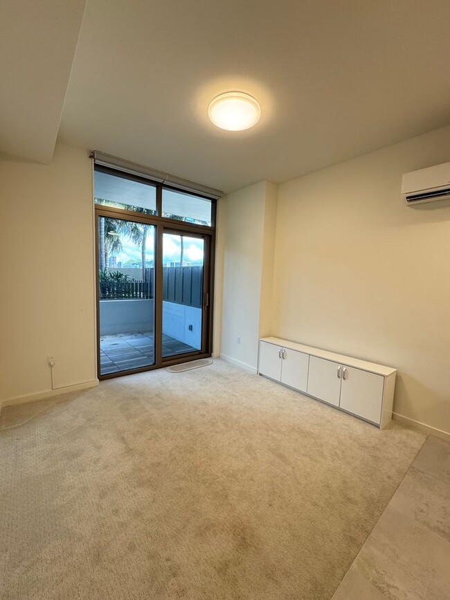 Building Photo - Sky Ala Moana West 1 bedroom, 1 bathroom l...