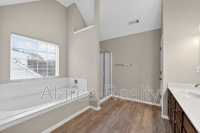 Building Photo - 1454 Bedlington Dr NW