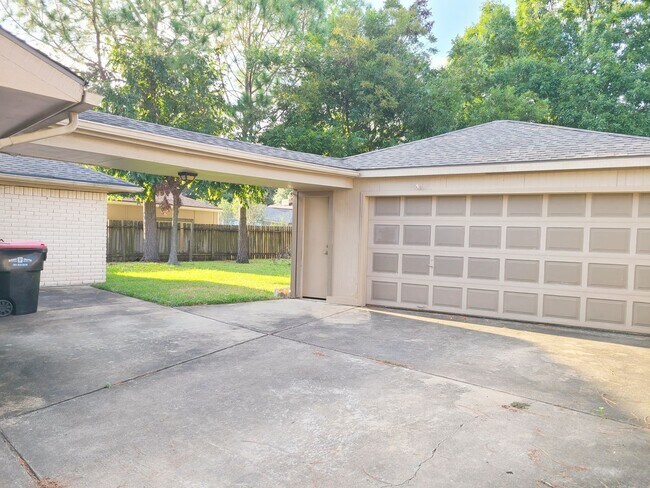 Building Photo - 14814 Earlswood Dr
