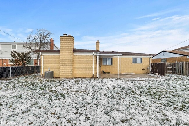 Building Photo - 11050 Irene Ave