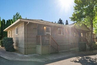 Building Photo - 6045 NE Simpson St