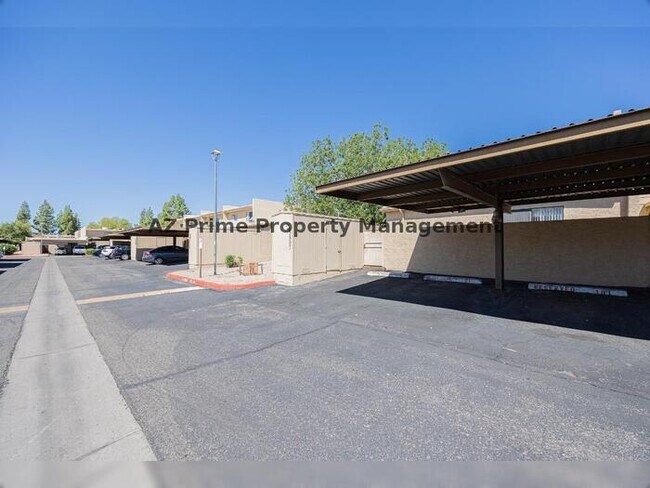 Building Photo - 5807 W Acoma Dr