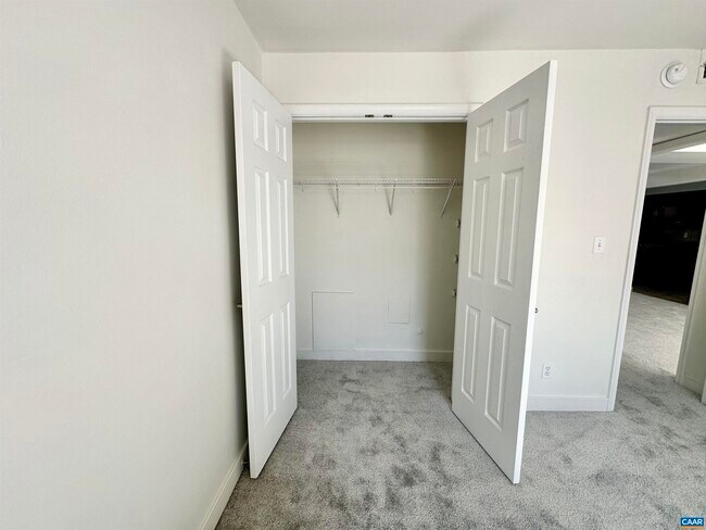 Building Photo - 845 Fountain Ct