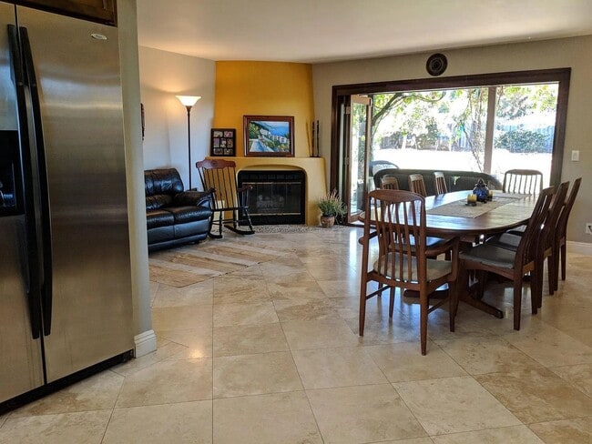 Building Photo - Del Mar Heights Home - West of the 5