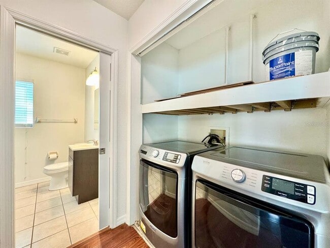 Building Photo - 809 W Hiawatha St