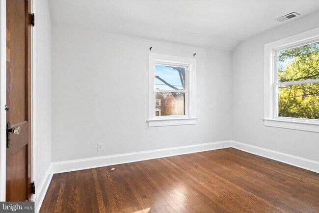 Building Photo - 4312 19th St NE