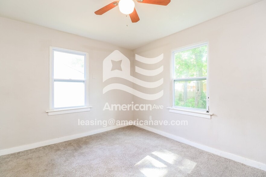 Building Photo - 9749 Dennis Dr