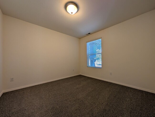 Building Photo - Nice 3-Bedroom, 2-Bath Home In The Thurston Area Of Springfield!