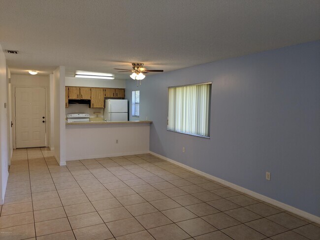 Building Photo - 2283 Fox Hollow Dr