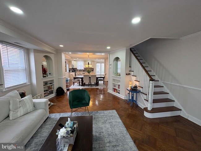 Primary Photo - 1334 Yerkes St