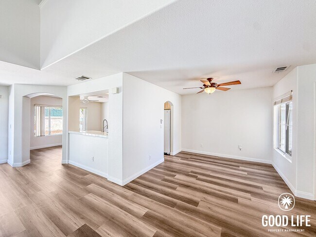 Building Photo - Spacious 3BD/2.5 BA Home in Scripps Ranch with Pool, Private Balcony & In-Unit Laundry