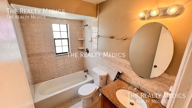 Building Photo - 6421 Undine Way