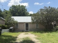 Building Photo - 302 N Burleson St