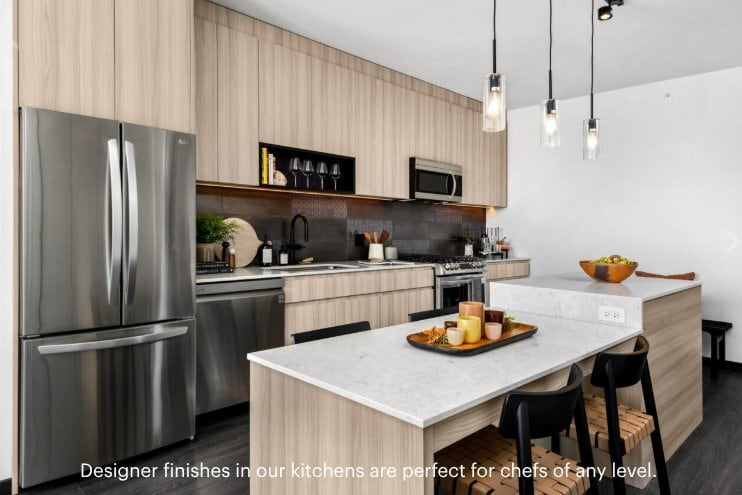 Building Photo - 1390 W Randolph St