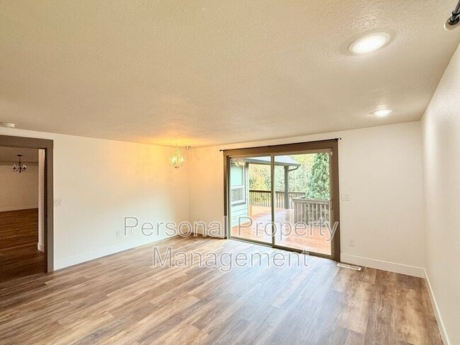 Building Photo - 16205 NE Leaper Rd