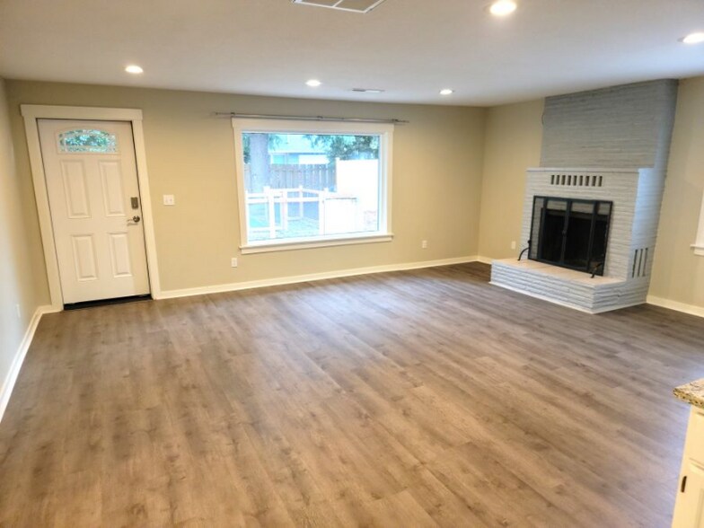 Building Photo - 2608 Neals Ln