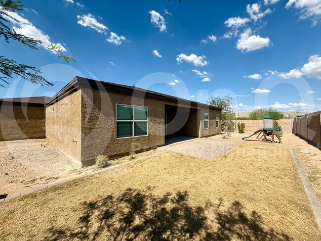 Building Photo - 2736 Calle Palta