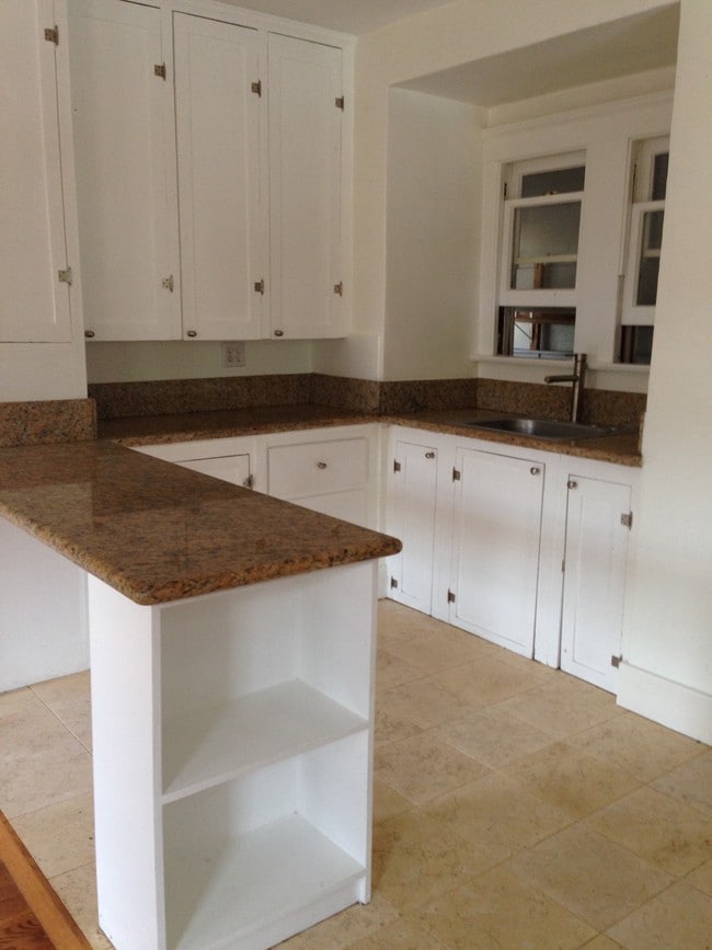 Building Photo - 750 E Orange Grove Blvd