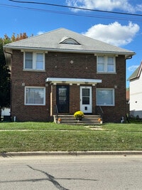 Building Photo - 325 N 7th St