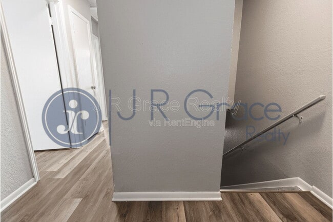 Building Photo - 1304 Chapel Creek Rd