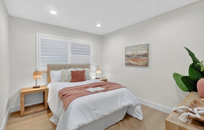 Building Photo - 5003 Valdez Ave