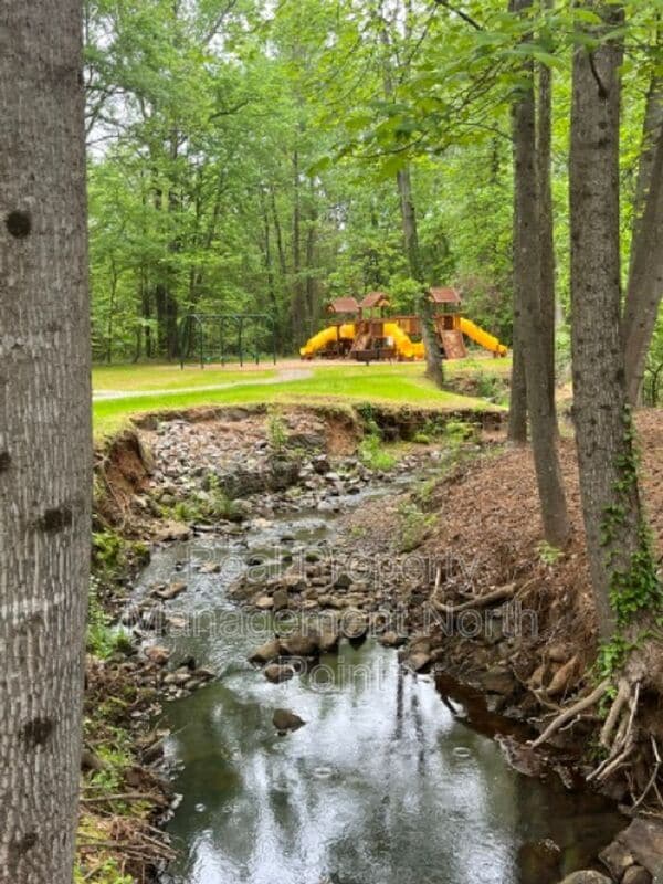 Building Photo - 155 Weatherstone Dr