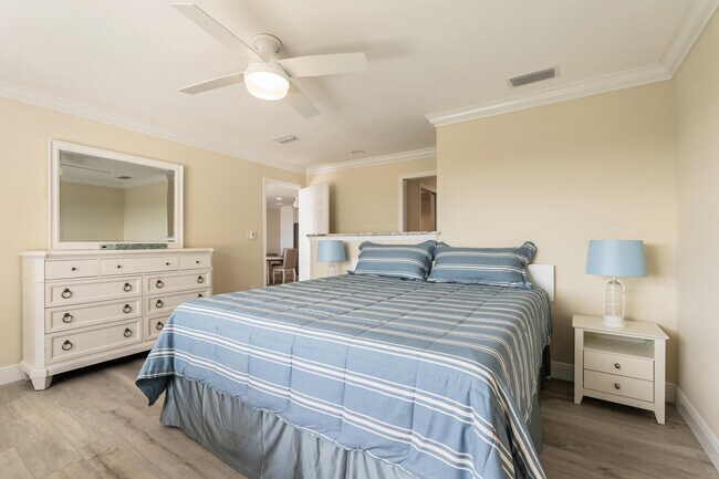 Building Photo - 5300 Jimmy Buffett Mem Hwy