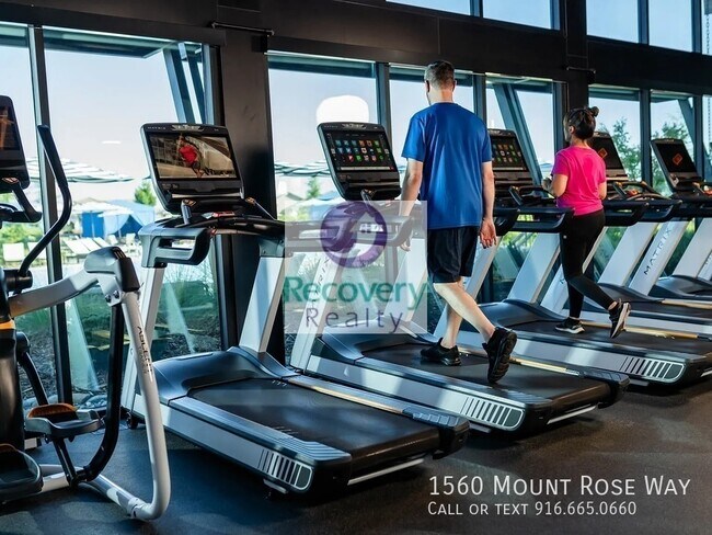 Building Photo - 1560 Mount Rose Ln