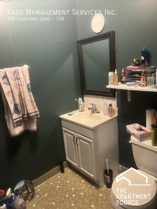 Building Photo - 788 Concord Ln