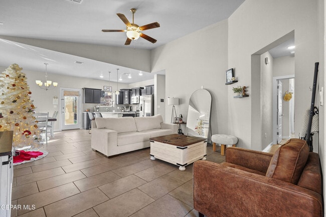 Building Photo - 14936 Tierra Haven Ave
