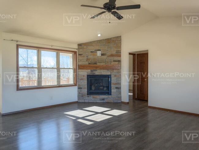 Building Photo - 2250 Daly Dr