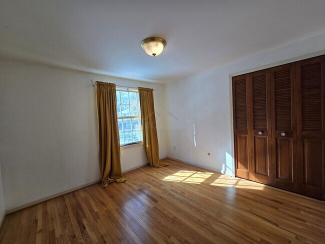 Building Photo - 33811 Hunters Pointe Rd