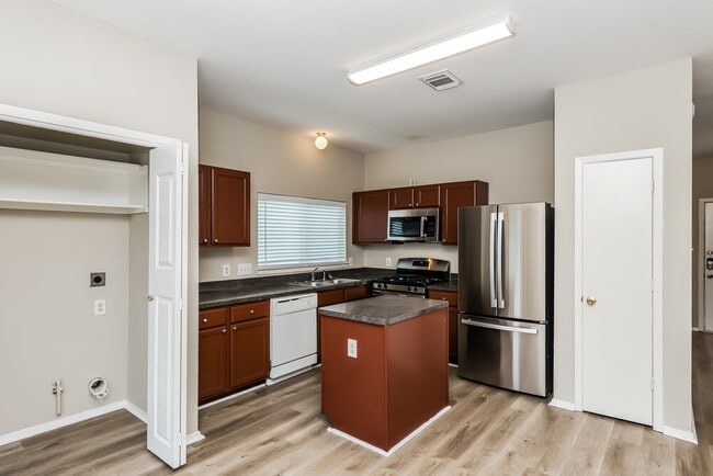 Building Photo - 20627 Sycamore Crest Ln