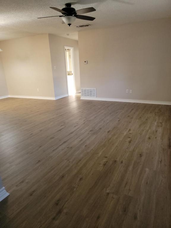 Building Photo - 320 Jean Dr