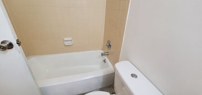 Building Photo - 7402 Brigmore Dr