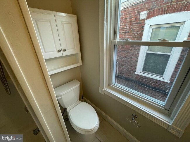 Building Photo - 141 Leverington Ave