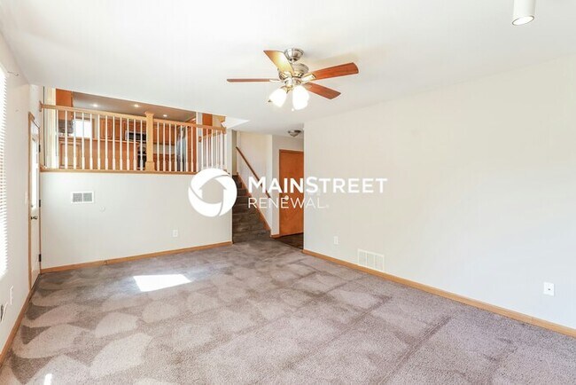 Building Photo - 4 Bedroom Pet-Friendly Home in Lee's Summit, MO with Main Street Renewal