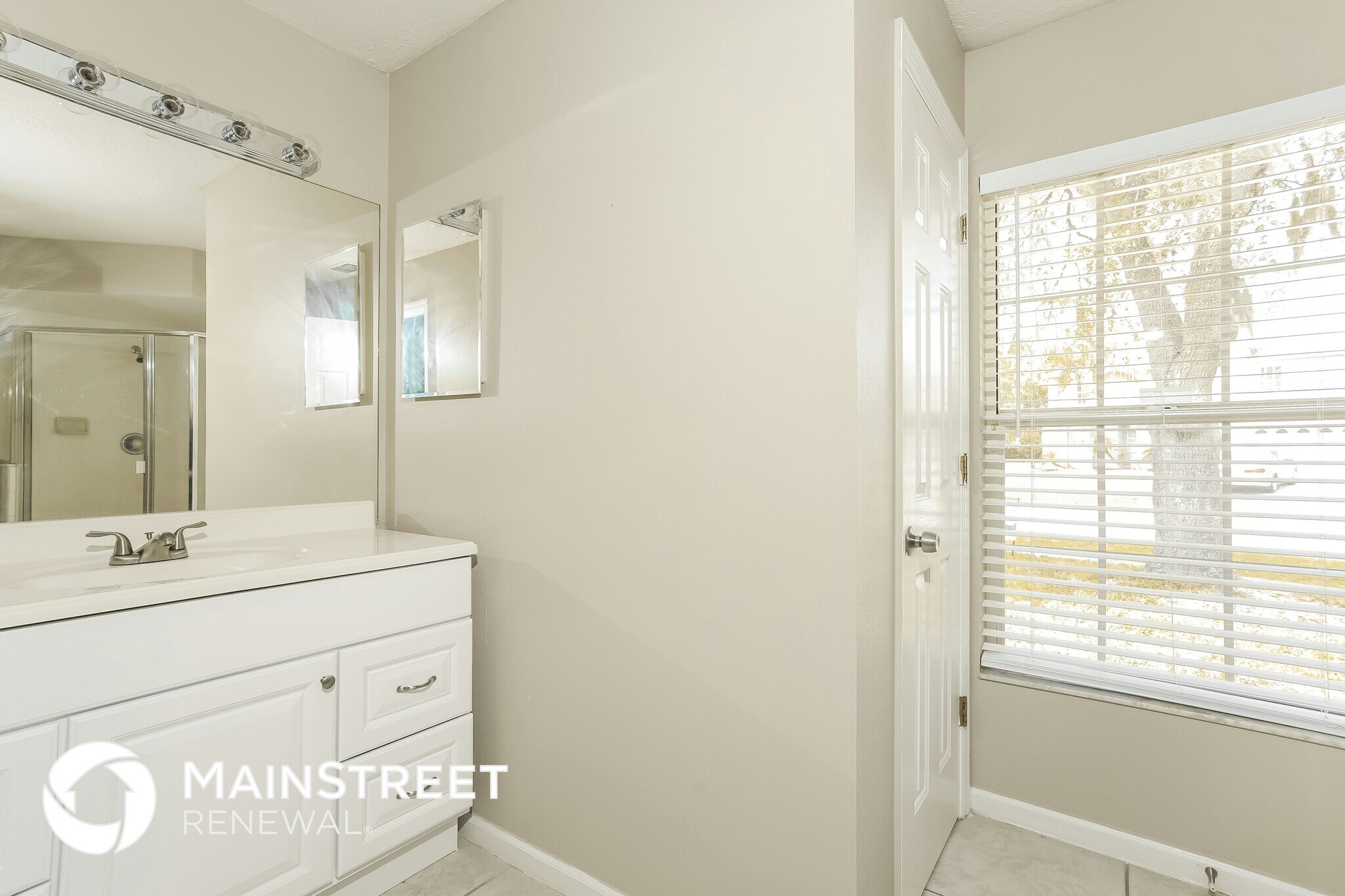 Building Photo - 557 Oak Branch Cir