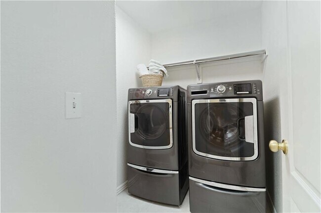 Building Photo - 3000 SW Wentworth Ave