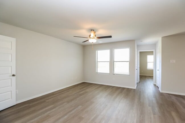 Building Photo - 11015 Inflow Dr