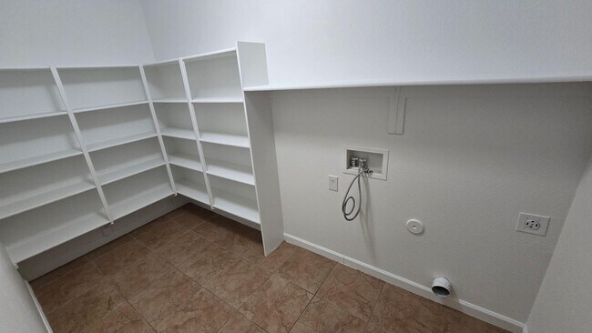 Building Photo - 15537 W Gelding Dr